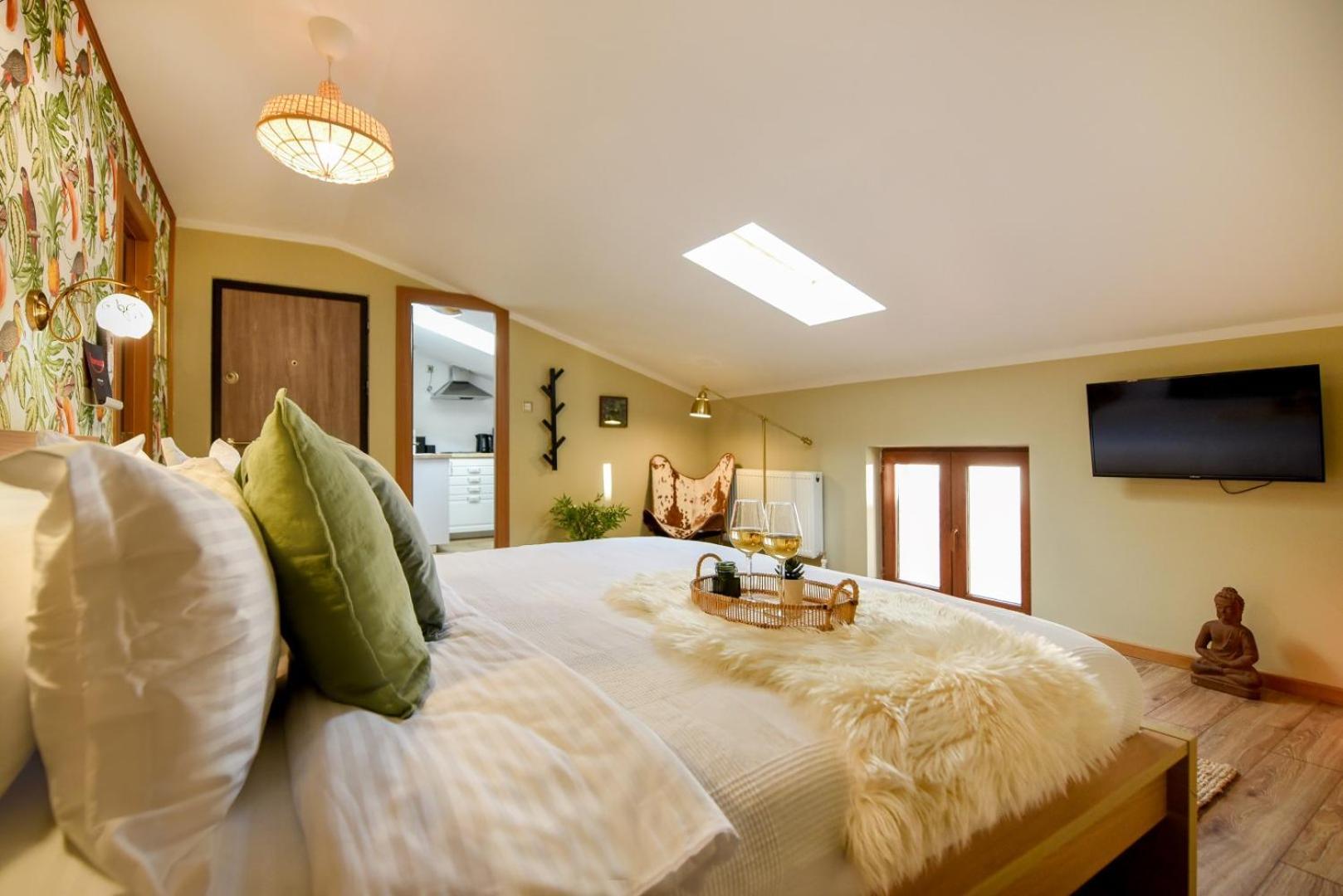 Historic Charm, Modern Comfort - Accommodation In The Heart Of The Old Town Bukarest Zimmer foto