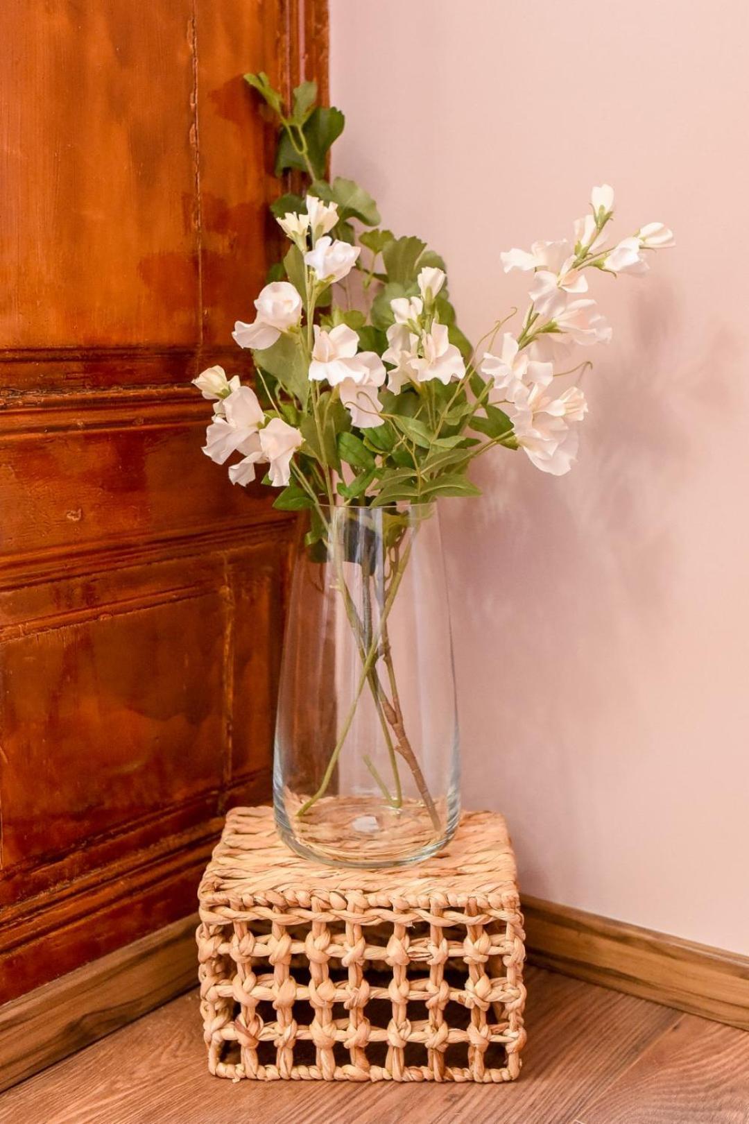 Historic Charm, Modern Comfort - Accommodation In The Heart Of The Old Town Bukarest Zimmer foto
