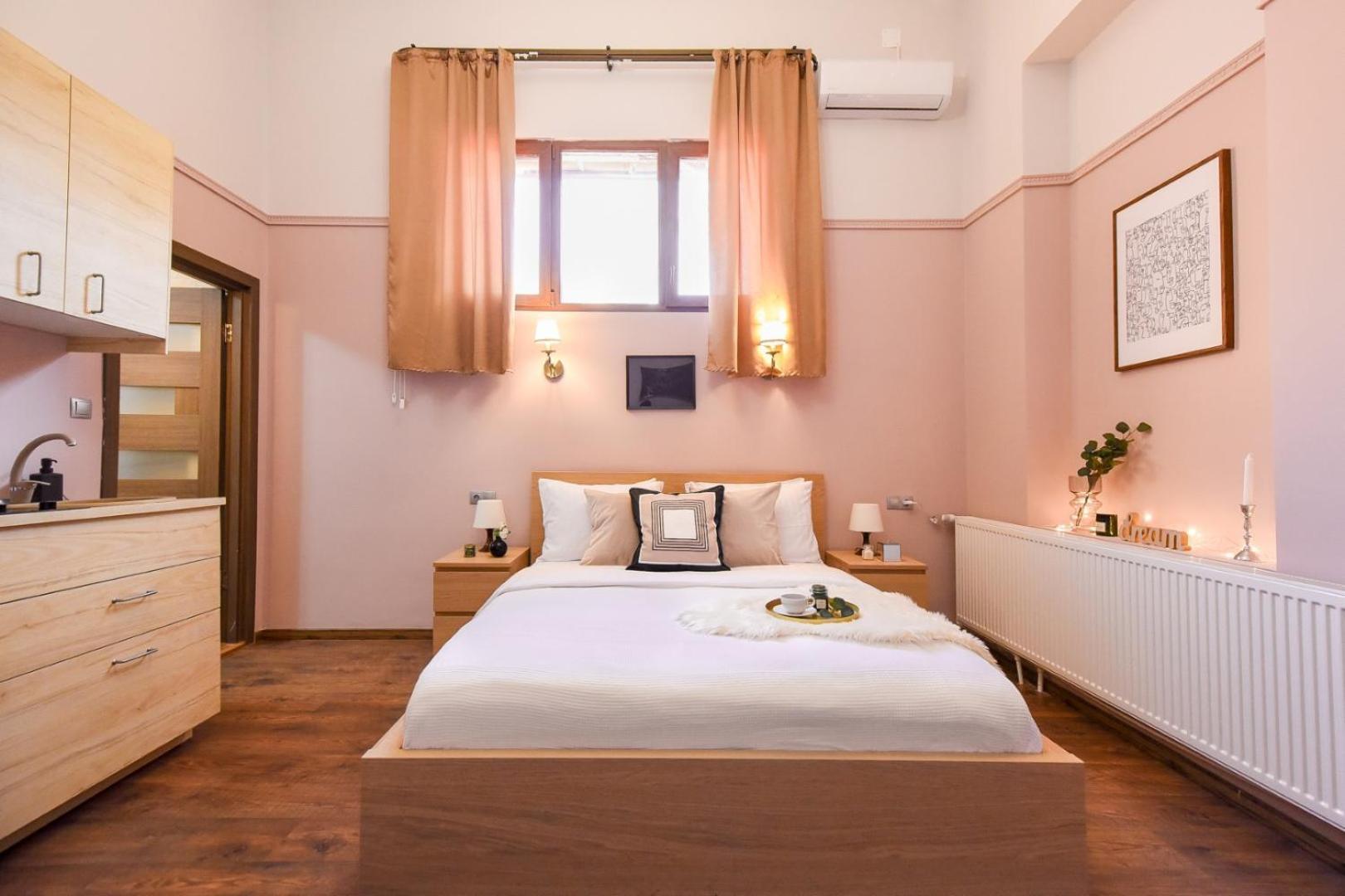 Historic Charm, Modern Comfort - Accommodation In The Heart Of The Old Town Bukarest Zimmer foto